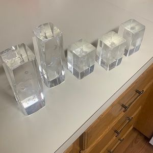 Decorate crystals.with boxes